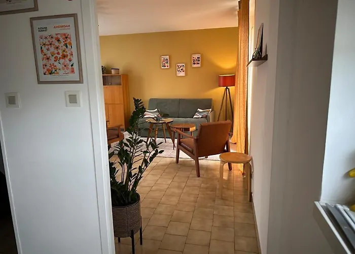 Maison Seventies Climatisee, Parking Prive