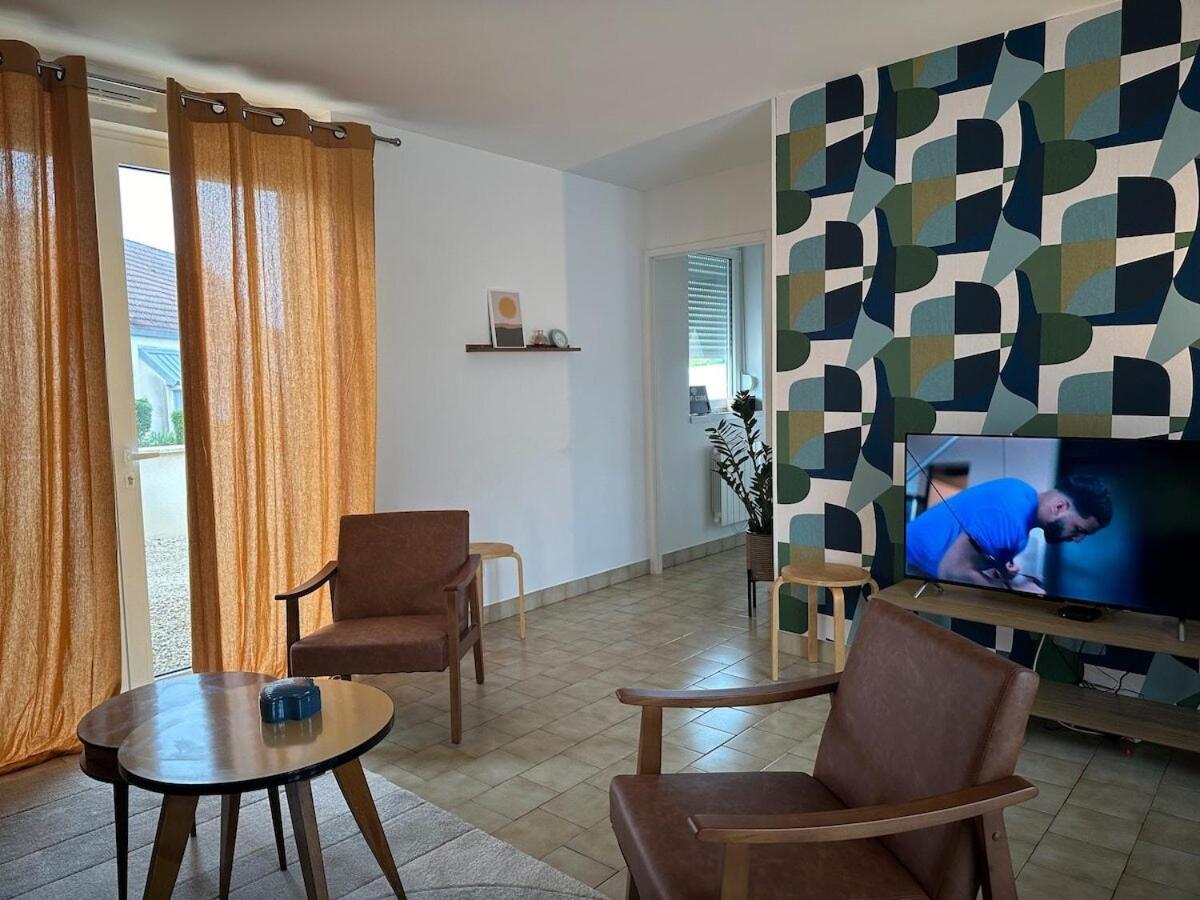 Maison Seventies Climatisee, Parking Prive Holiday home Chablis
